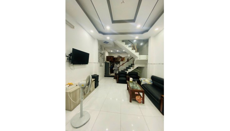 Lạc Long Quân -  Cư Xá  Phú Hòa - 4x17m - HXH thông - 3 tầng